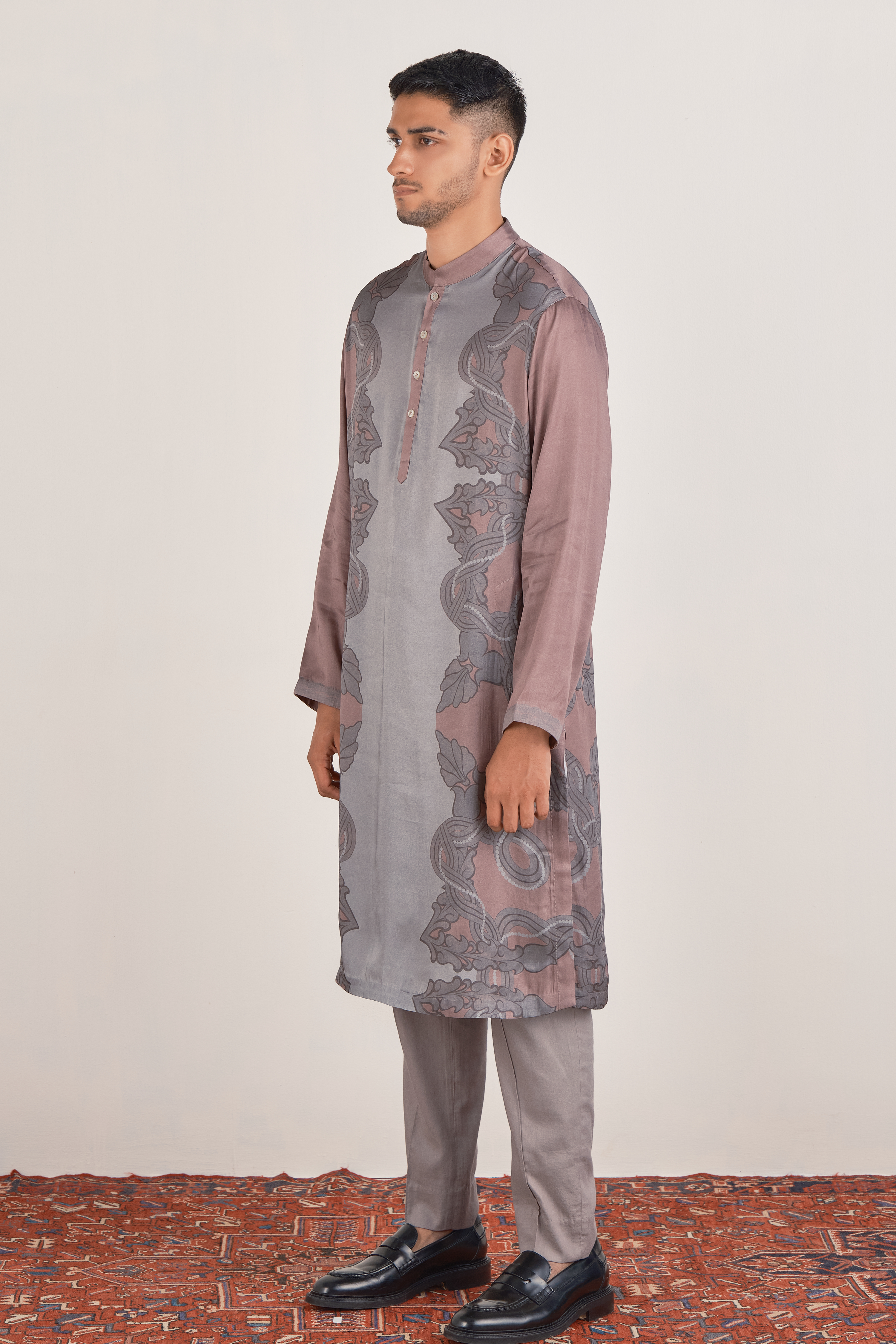 Queen's Necklace Kurta Set