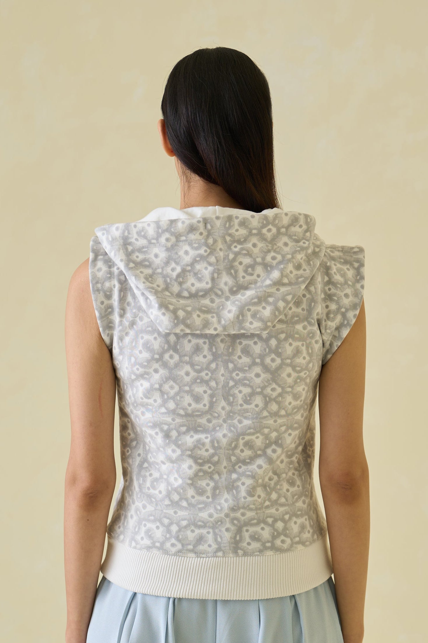 Kolam Sleeveless Cropped Hoodie