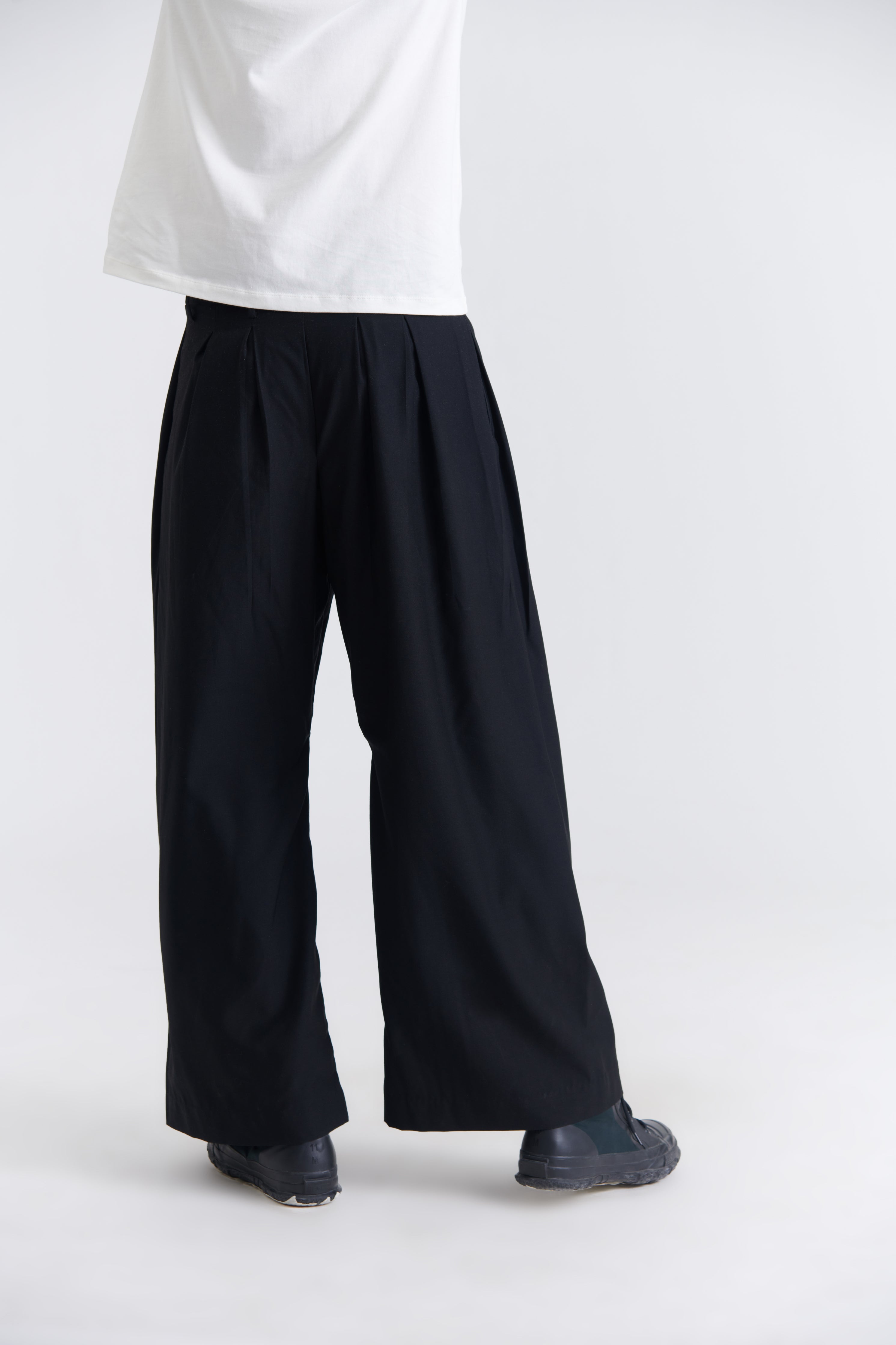 Suiting Bollywood Pants