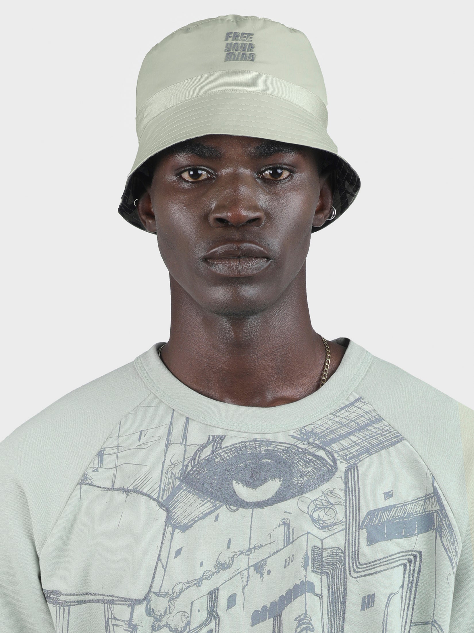 FREE YOUR MIND REVERSIBLE EMBROIDERED PRINTED BUCKET HAT