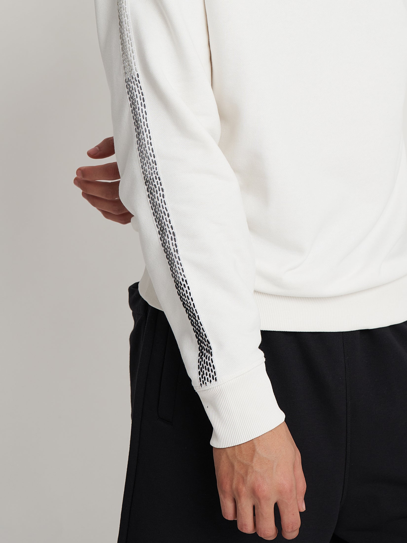 AGNI APAAS SWEATSHIRT