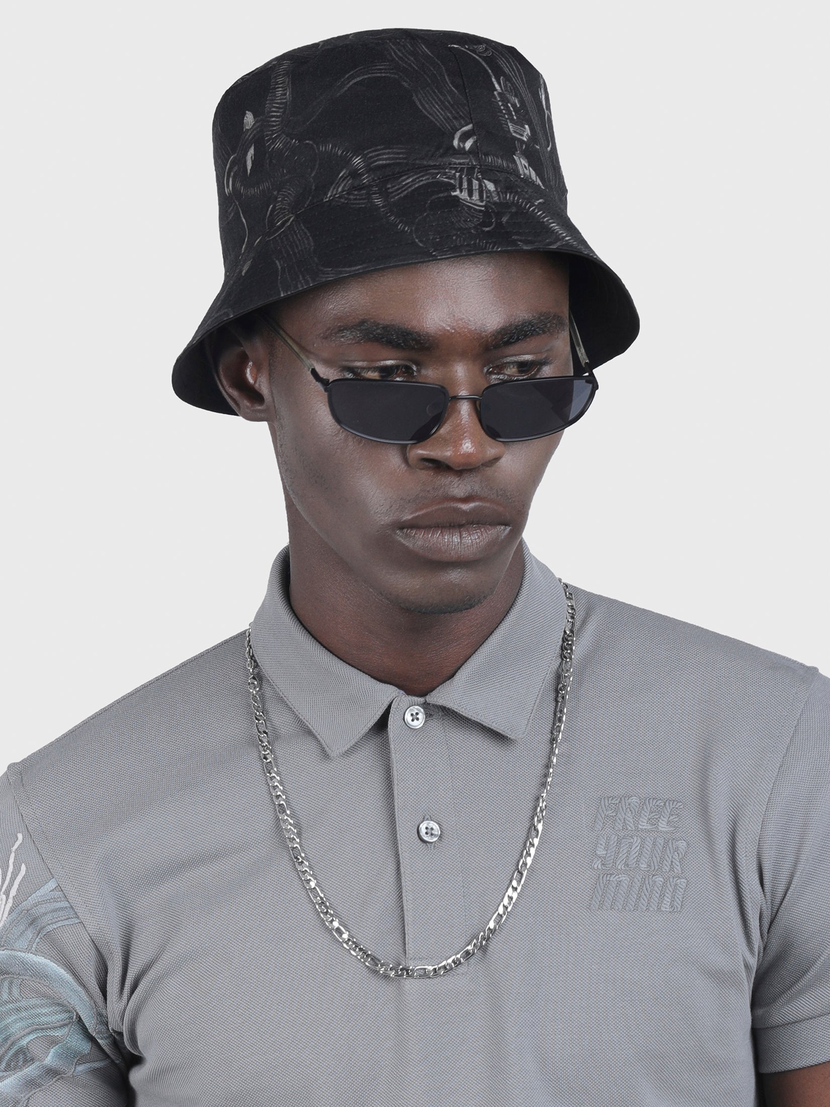 FREE YOUR MIND REVERSIBLE EMBROIDERED PRINTED BUCKET HAT