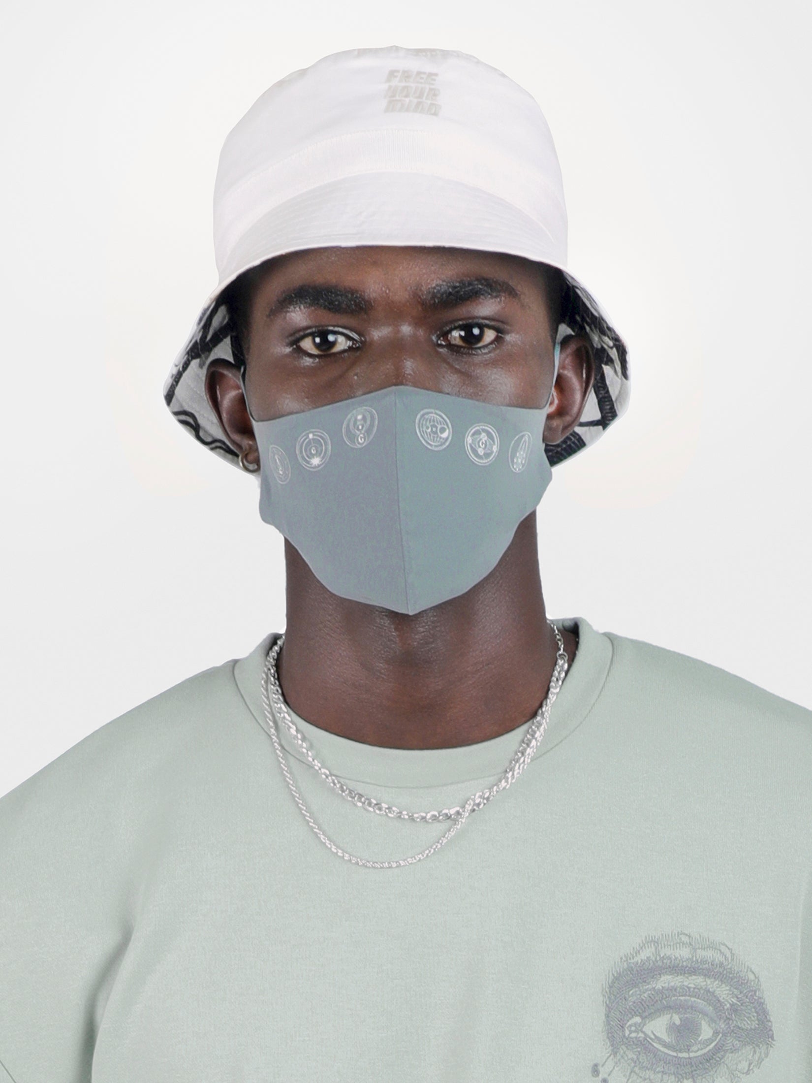 FREE YOUR MIND REVERSIBLE EMBROIDERED PRINTED BUCKET HAT